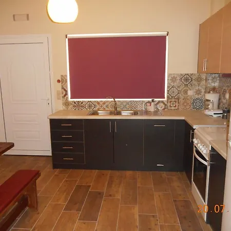 Regina Simotata Sissia * Λουρδάτα