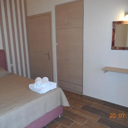 Regina Simotata Sissia * Lourdata (Kefalonia)