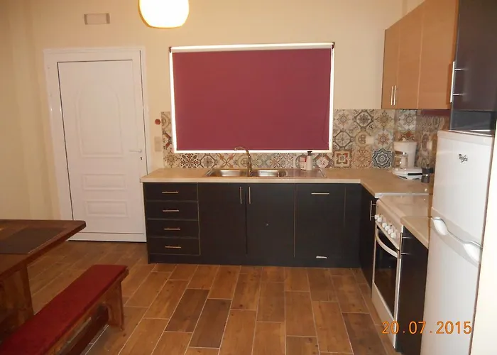 Regina Simotata Sissia * Λουρδάτα