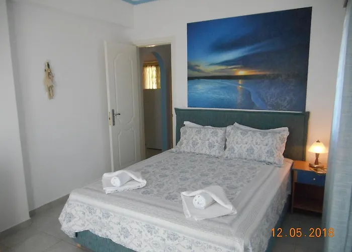 Regina Simotata Sissia Λουρδάτα